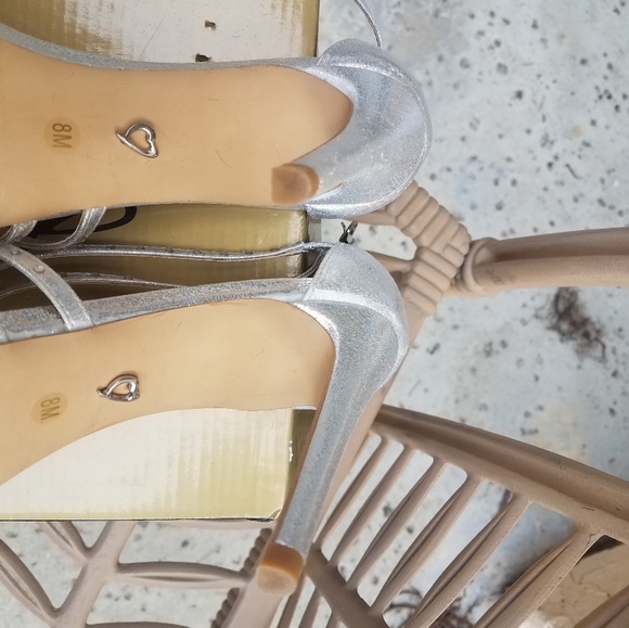 Silver shoes - Picture 4 of 7